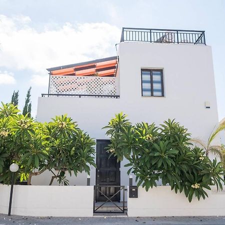 Paphos Lighthouse View Villa מראה חיצוני תמונה